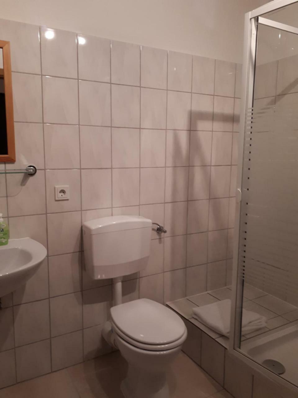 Herberg Die Alte Schleuse Manderscheid Exteriör bild