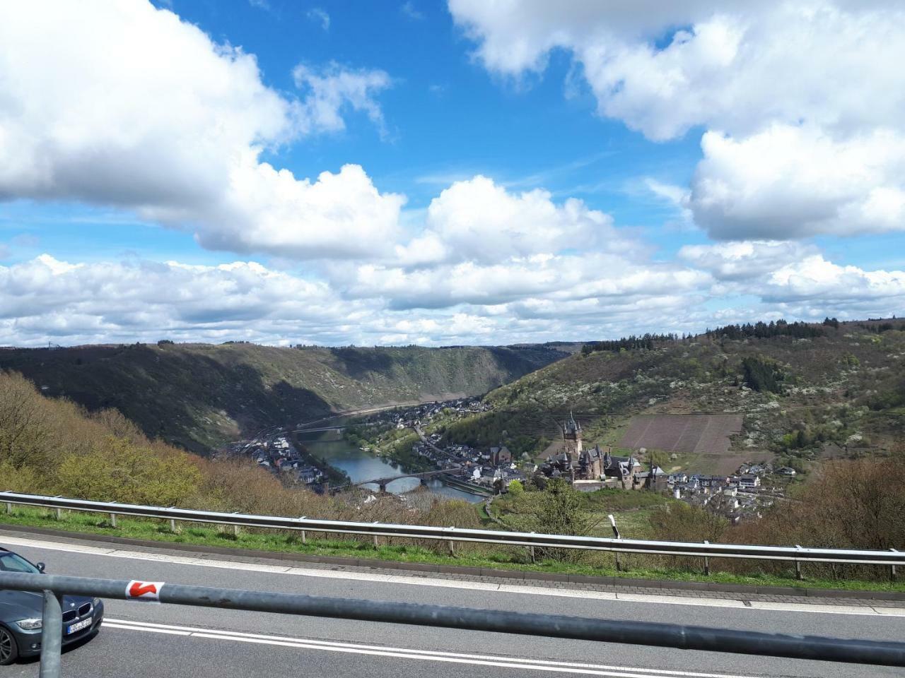 Herberg Die Alte Schleuse Manderscheid Exteriör bild